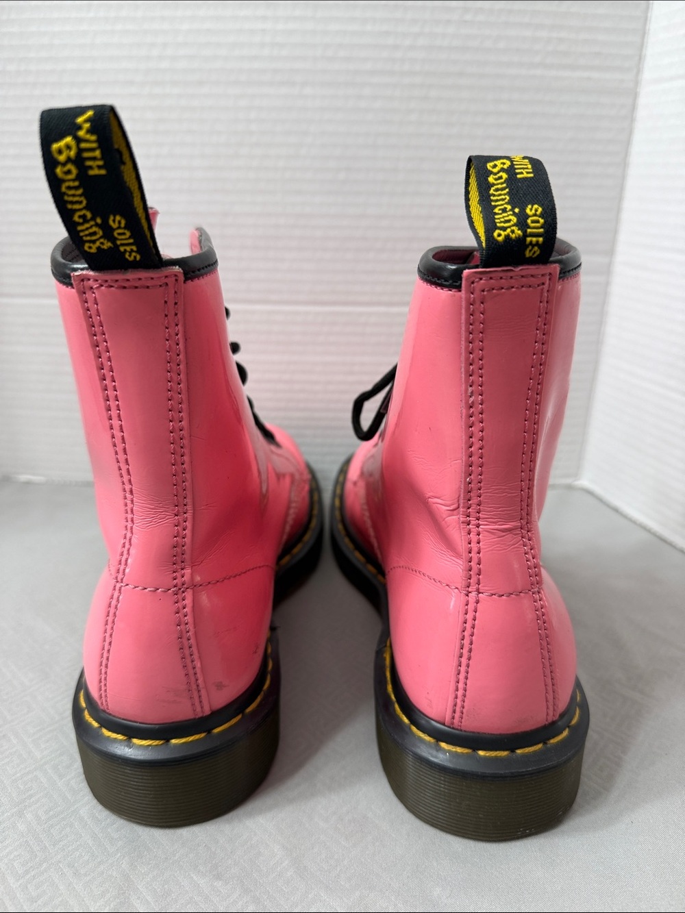 Dr Martens 1460W Women's Size 7 Combat Boots Pink Patent Leather 8 Eye Lace Up - Picture 4 of 10